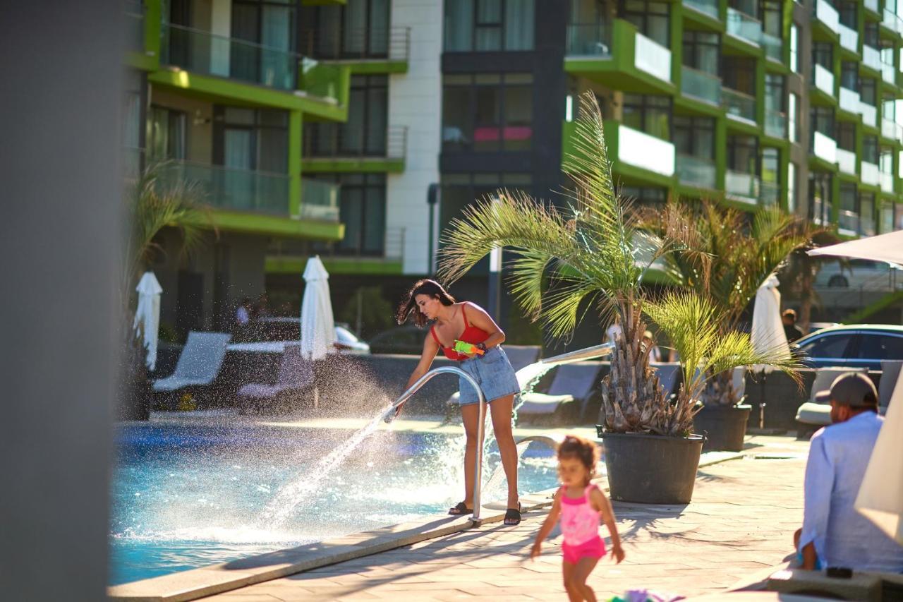 Coral Aparthotel Pool & Spa Mamaia Nord Navodari Exterior photo