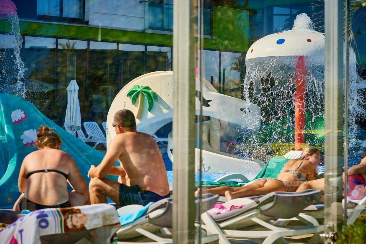 Coral Aparthotel Pool & Spa Mamaia Nord Navodari Exterior photo